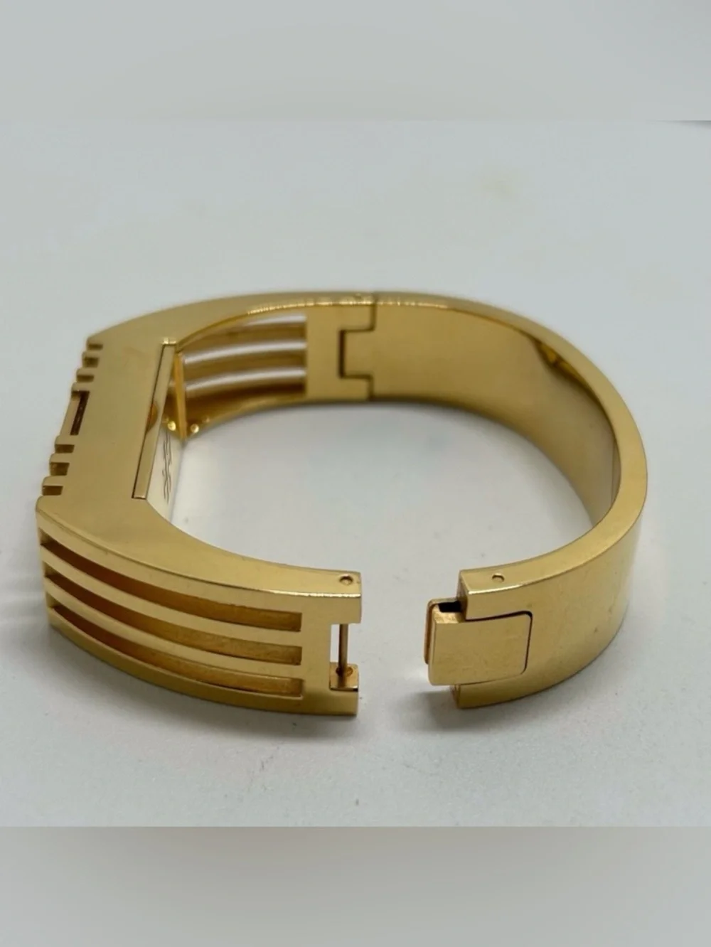 ✨ Tory Burch for Fitbit Gold-Tone Hinged Bracelet ✨